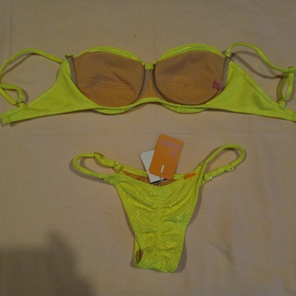 Brazilian bikini - Picture 7 of 8